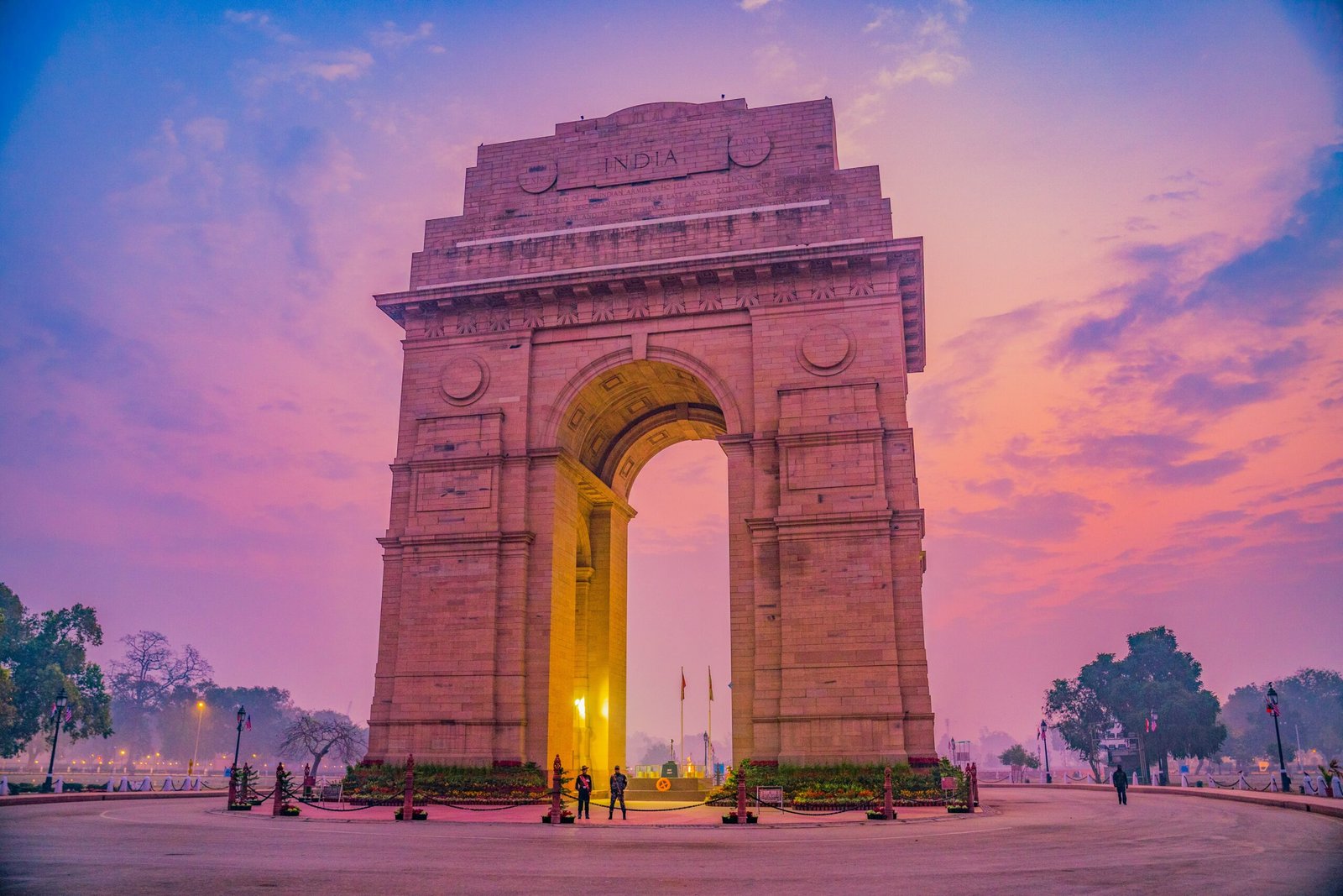 Chandigarh to Delhi taxi service